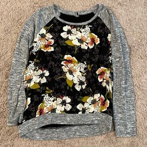 Light long sleeve floral top